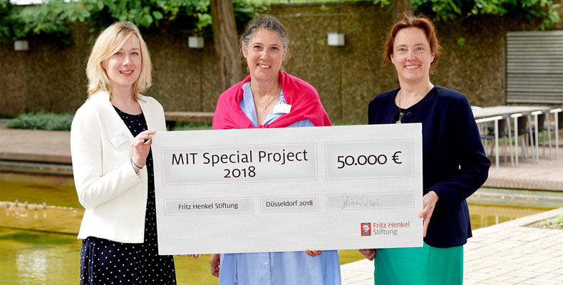 Nadine Frey, Susanne Volkmann und Kirsten Sanchez Marin (von links) Fast 14.000 MIT-Projekte in 20 Jahren